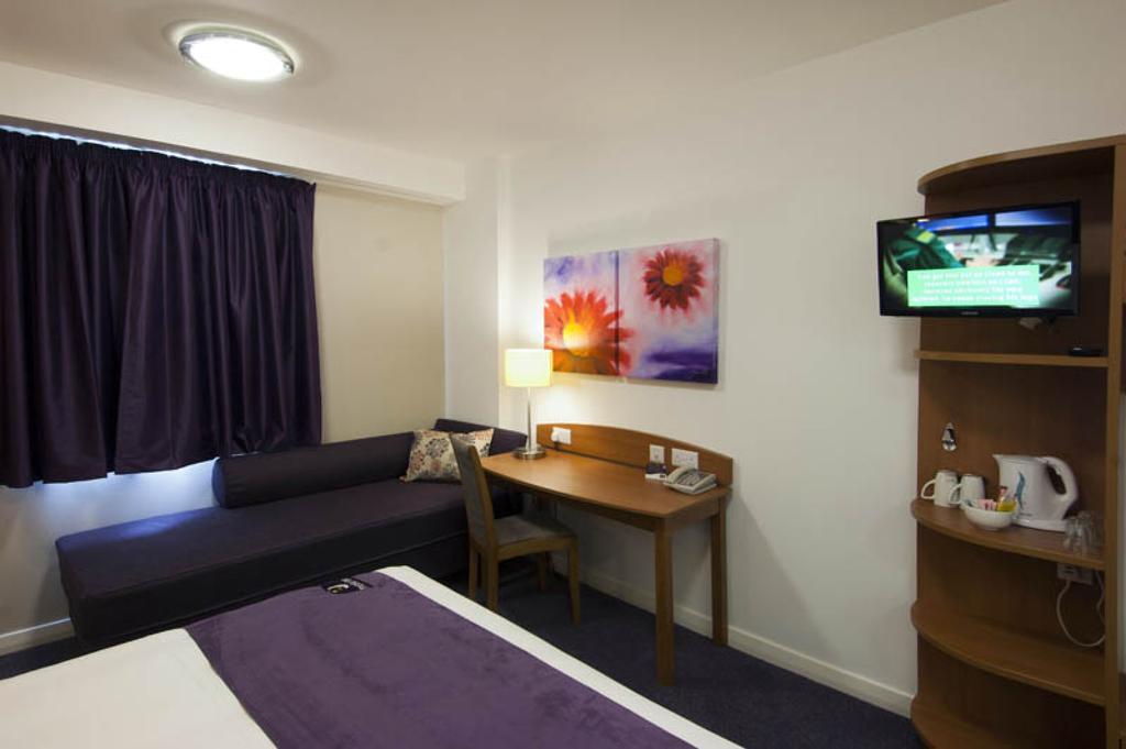 Premier Inn Birmingham Nec/Airport 비켄힐 객실 사진